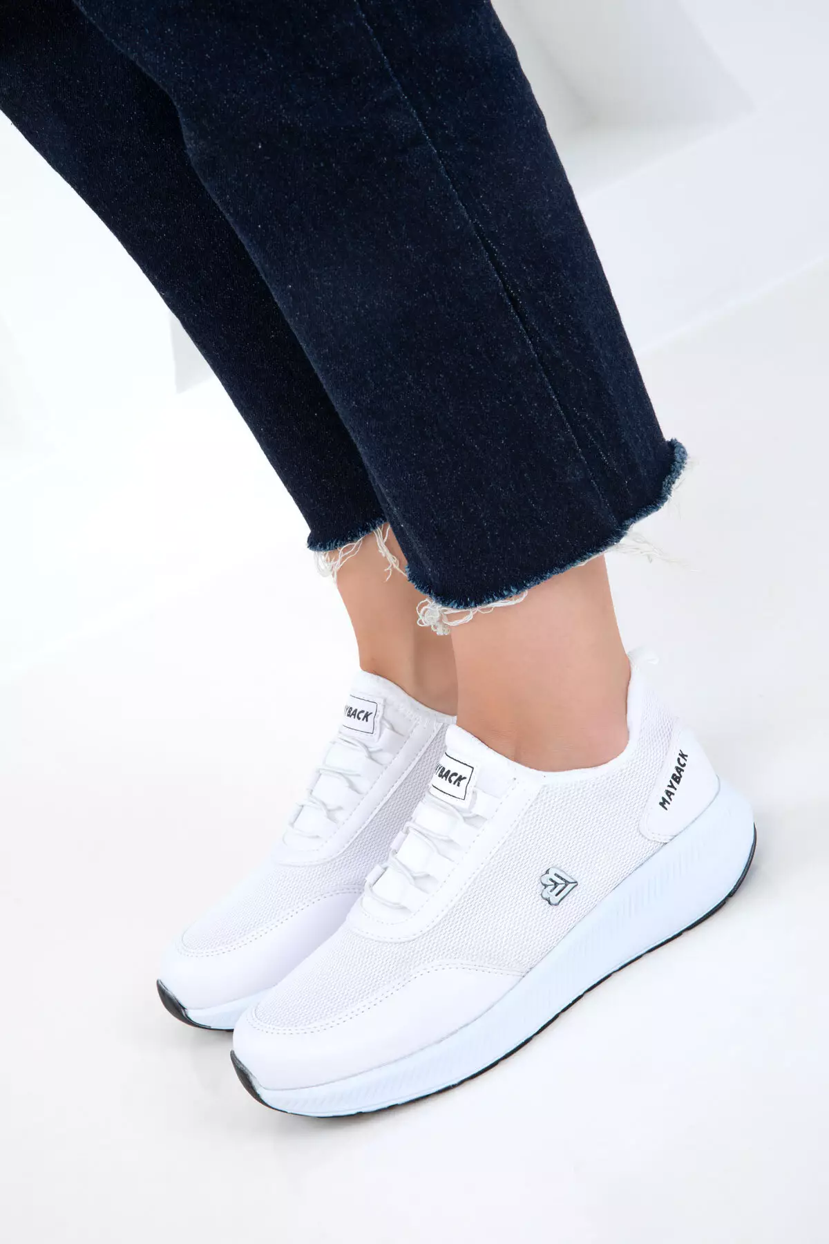 White-Black Women's Sneaker 20779