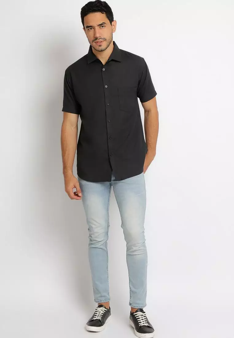 Paulmay Kemeja Pria Reguler Fit Black Shirt
