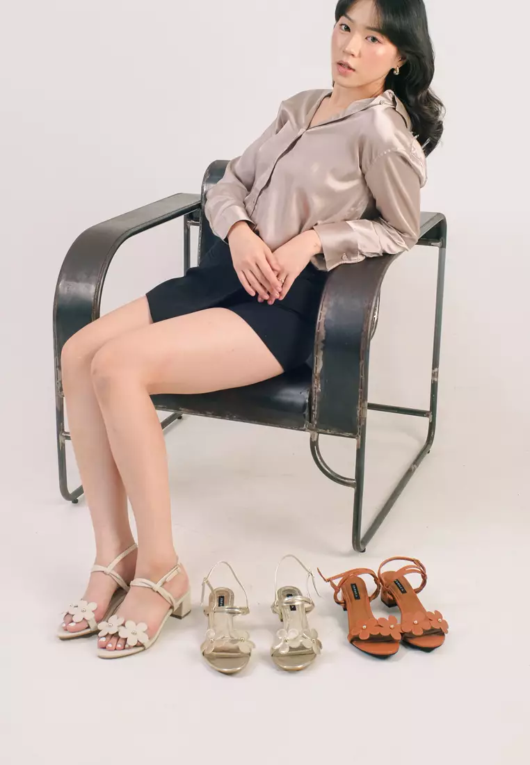 Daisy Block Heels Bunga Metalik Metallic Leather Hak Kotak High Heels Pesta