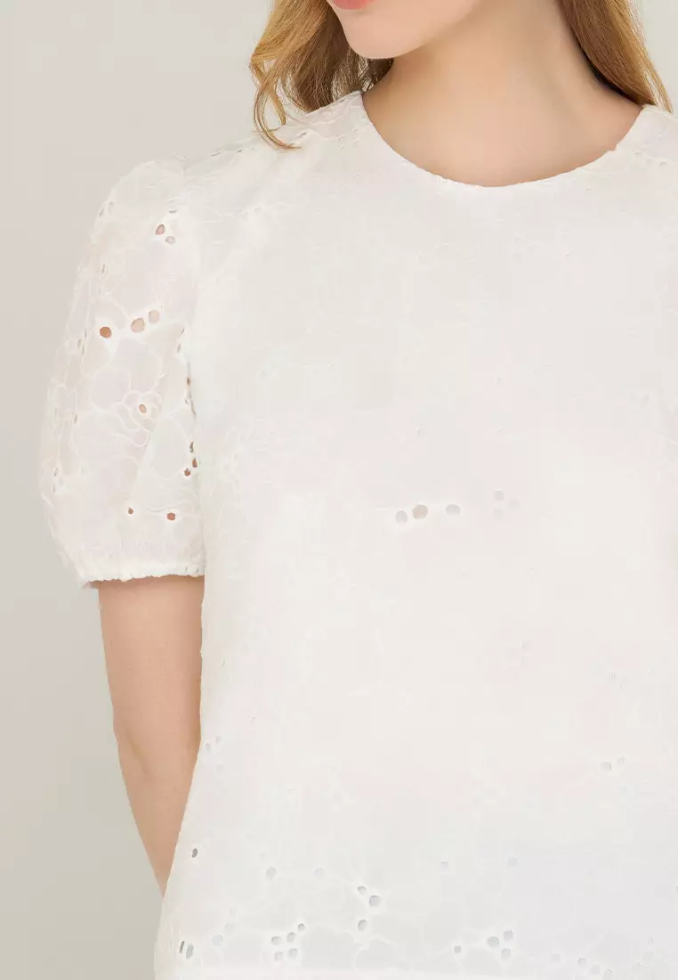 Amiethee Short Sleeve Top in Cotton Eyelet