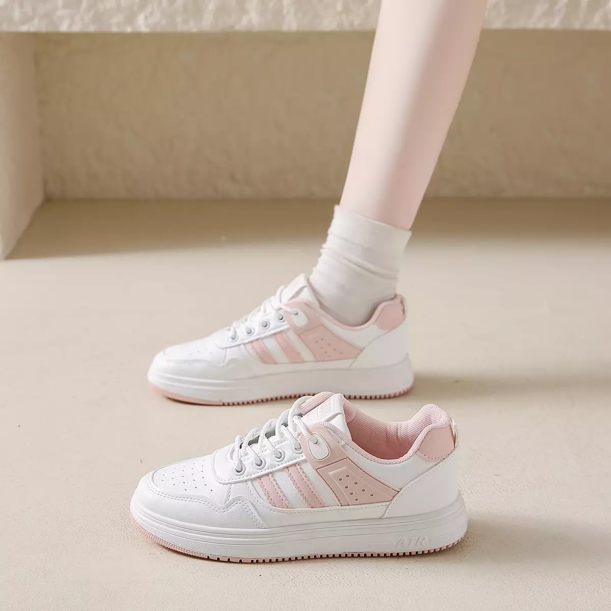 Sneakers Cewek Casual Trendy Sepatu Wanita Style Ootd SS102