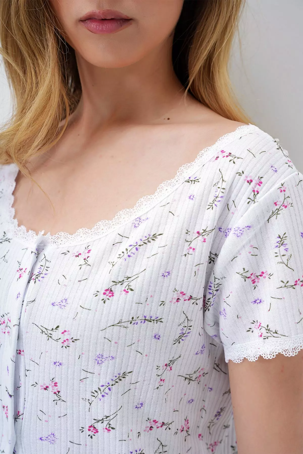 Women's Micro Floral Fuchsia Scallop Detailed Cotton Wide Collar Shirt And Shorts Pajamas Set Pjm-X13899