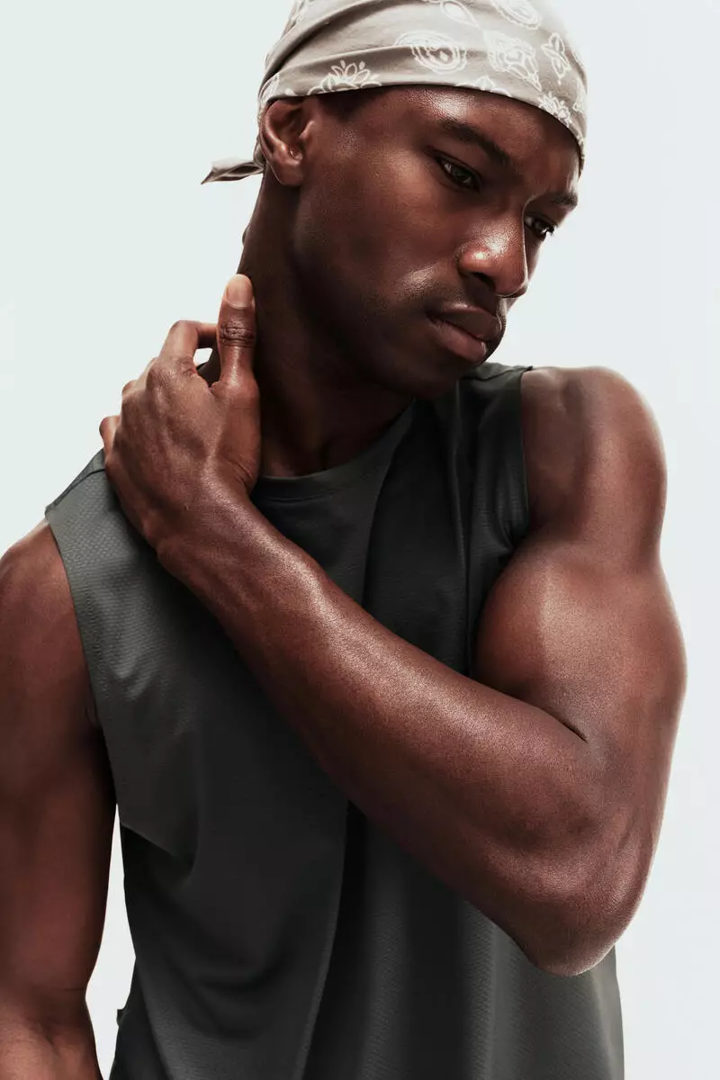 Regular Fit Sports vest top with DryMove™
