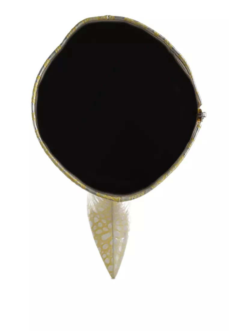 Sepatu bot kulit imitasi berbentuk air mata berwarna kuning limau