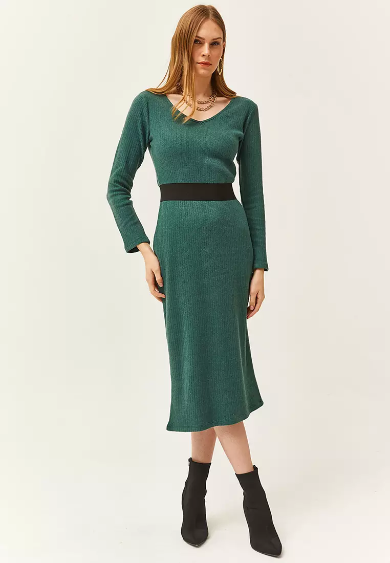 V-Neck Ribbed Midi Dress