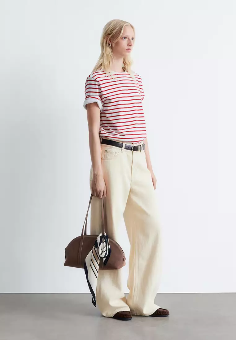 Relaxed Wide-Leg Jeans