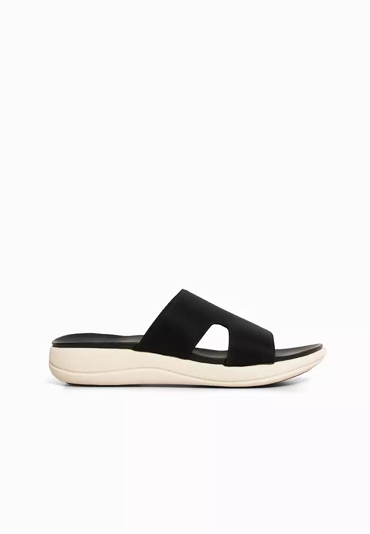 Discount on CLN  shoes - SKU: Reverie Wedge Slides