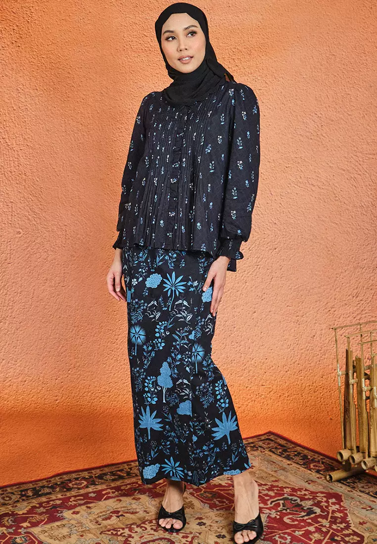 PREMIUM COTTON Gurindam Blouse & Skirt - Black/Blue