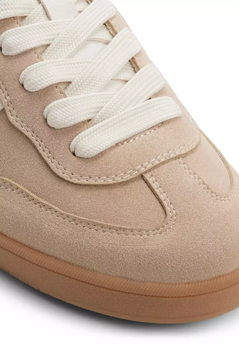 Solae Low-Top Sneakers
