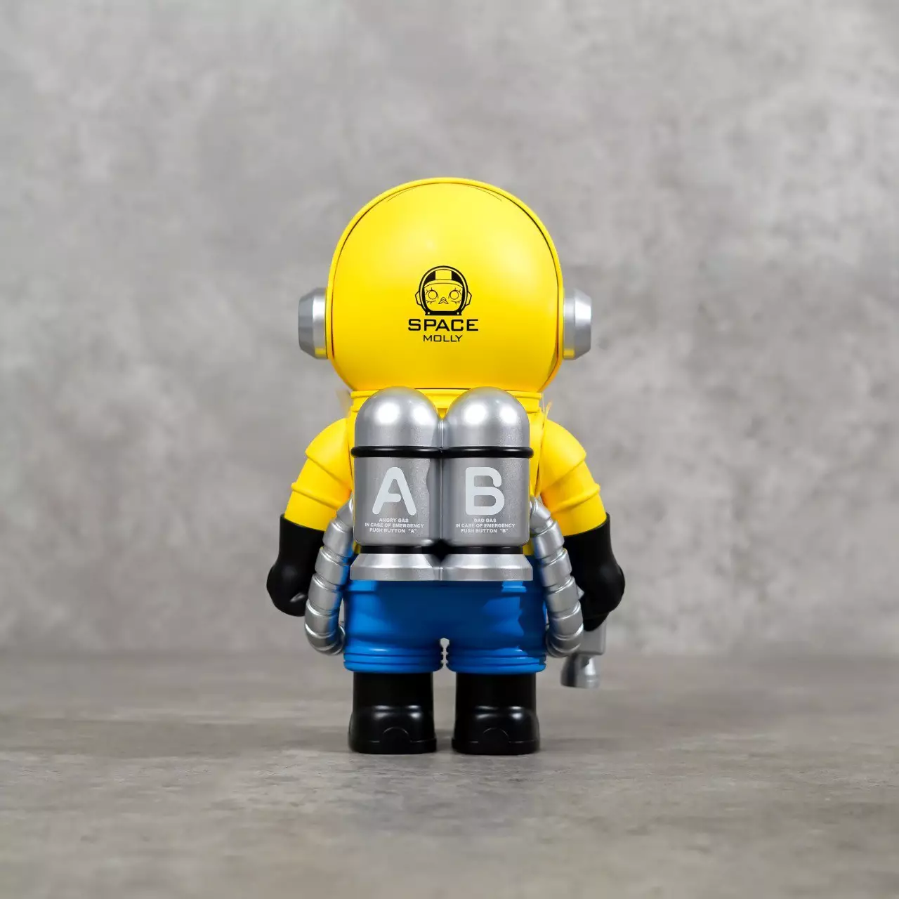 POP MART MEGA SPACE MOLLY X MINION 100% ORIGINAL - 400%