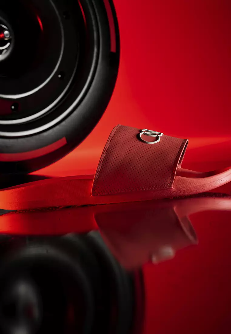 Audi Revolut F1 Team Adilette Comfort 拖鞋