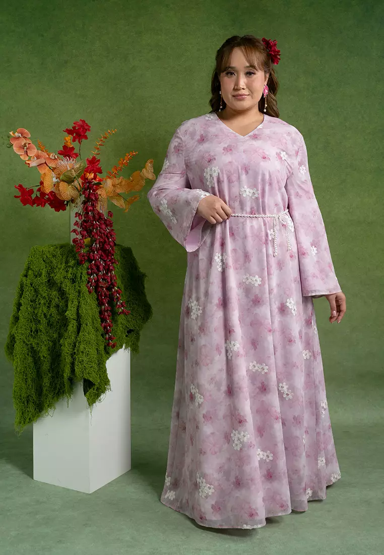 Dalila Plus size Dress with Pearl Belt