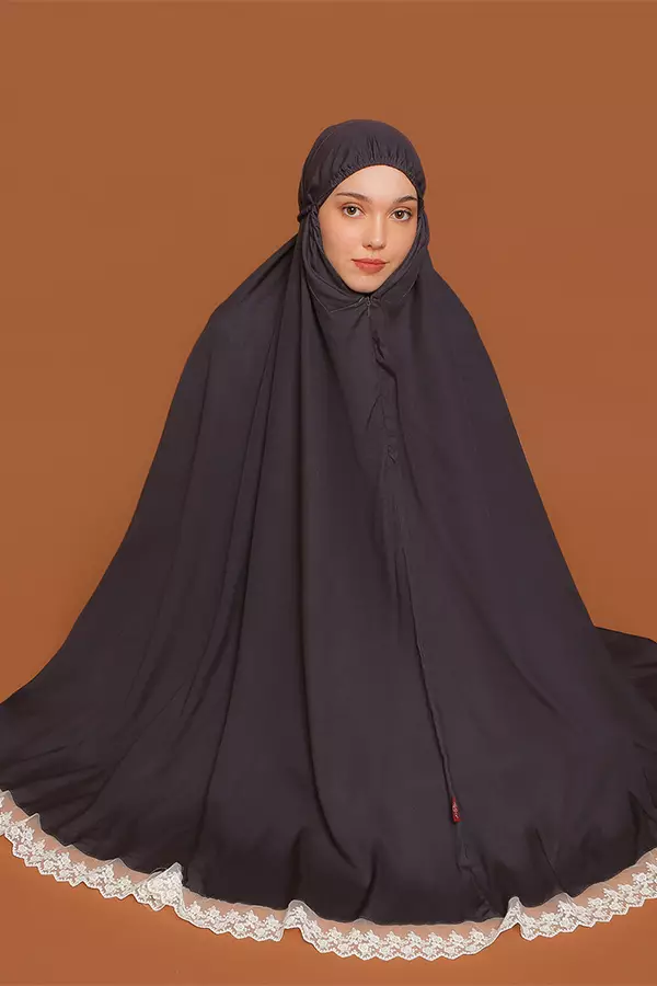 Izz Ayra Kayyisa Mukena