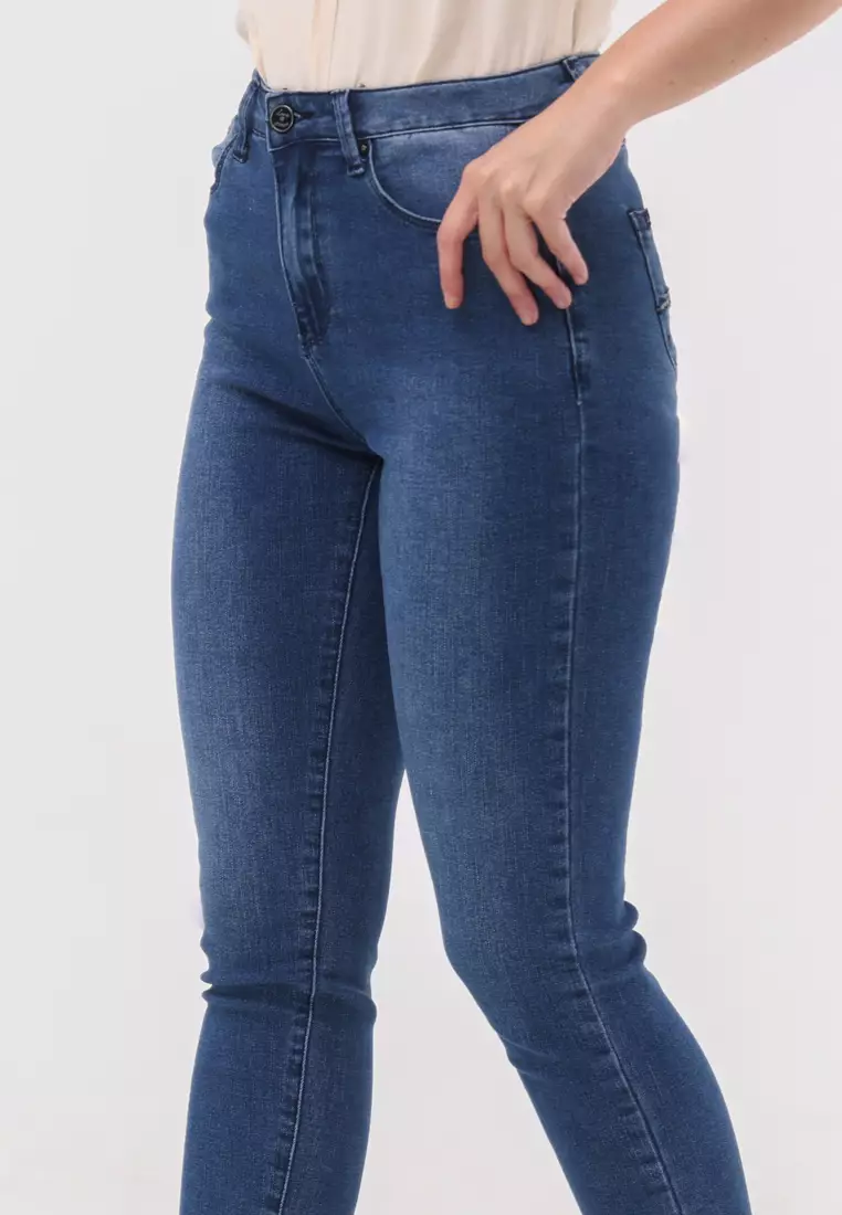 Straight Cut Femme Jeans