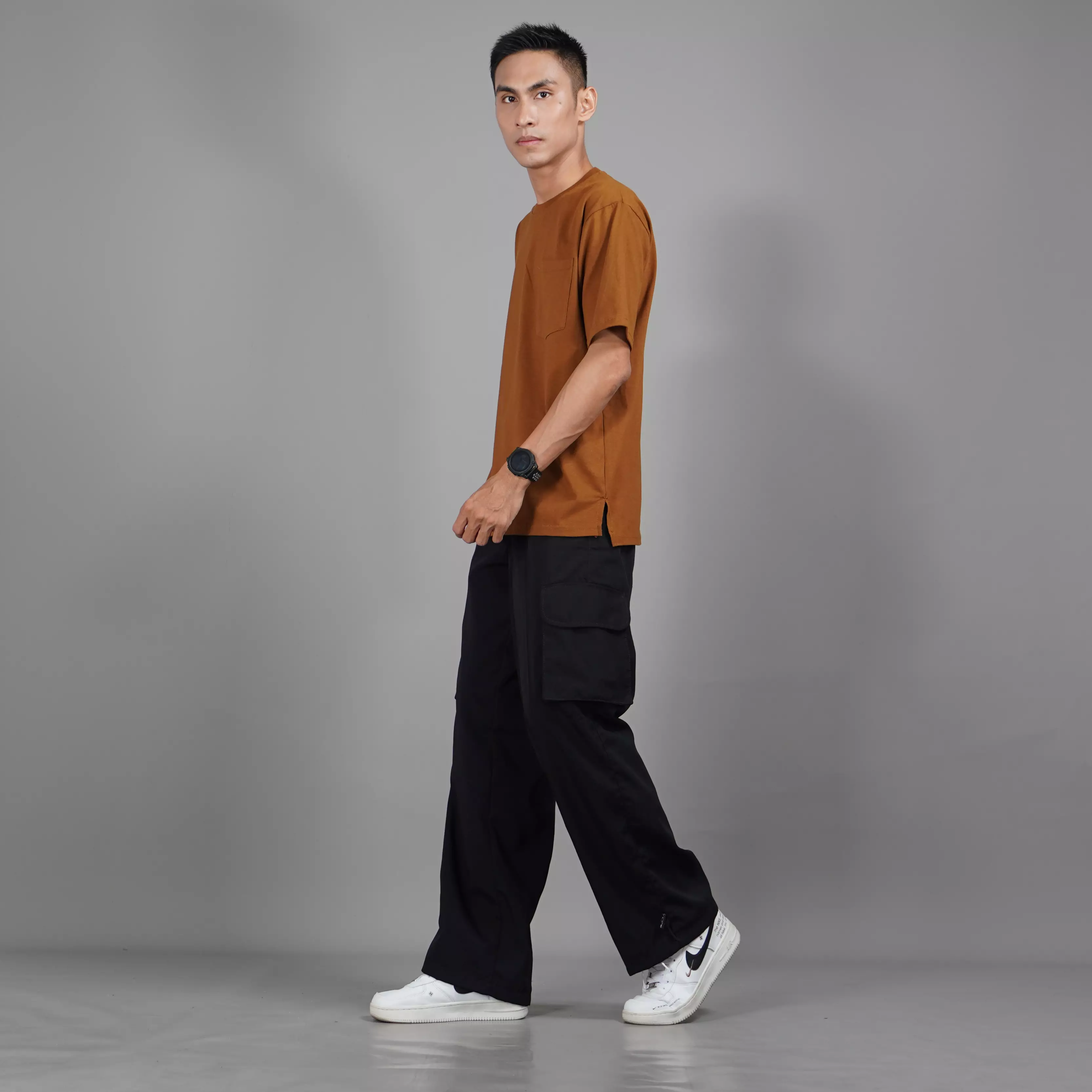  DANIEL Casual T-Shirt Pria Kaos Polos Pria Oversized T-Shirt - Bronze
