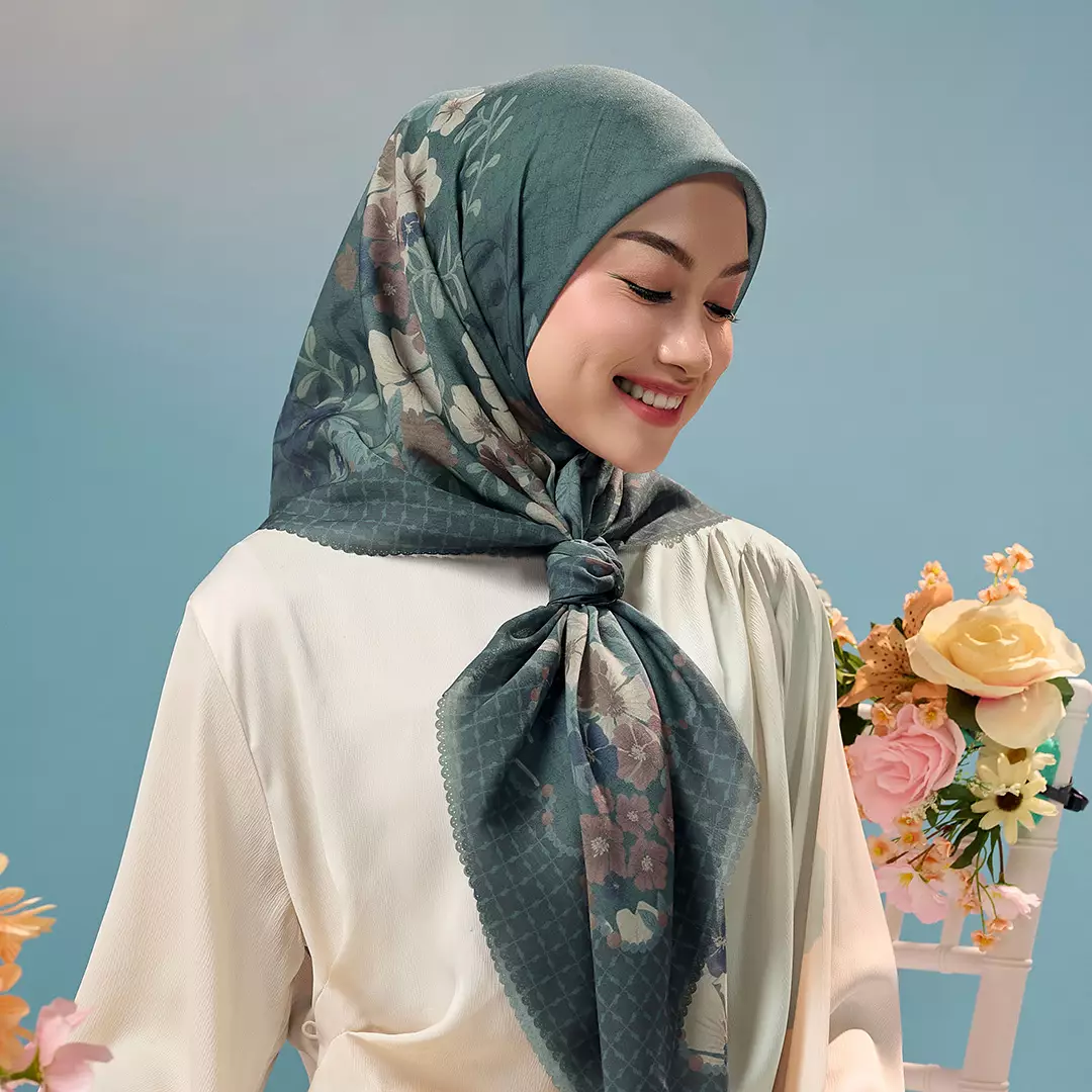[INCLUDE HARD BOX] ZM Zaskia Mecca - Scarf Bunga Pertiwi Edisi Rasuna Said Teal | Material Voal Alaska Premium | Hijab Motif Segi Empat