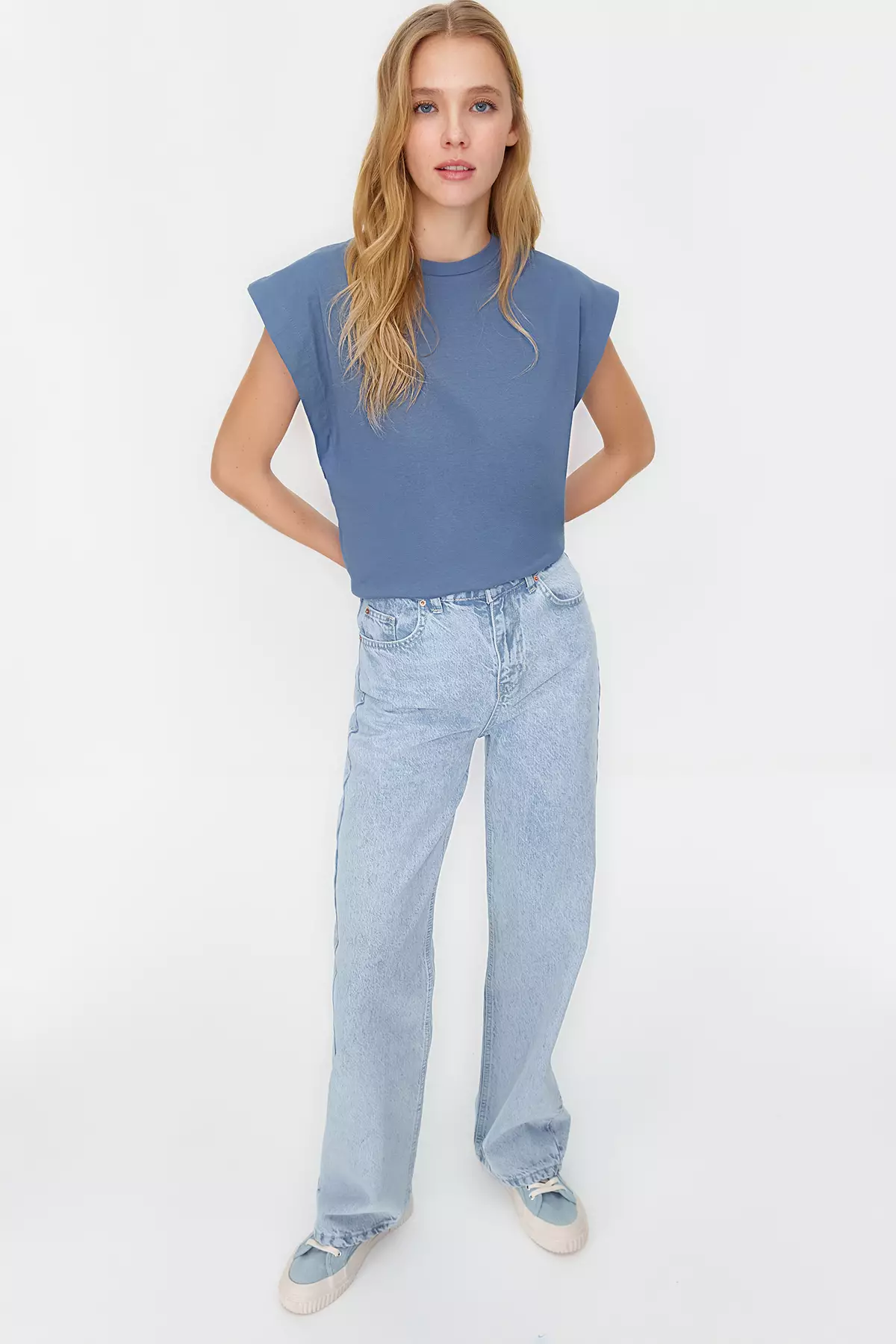 Wide Shoulder Muscle Tee