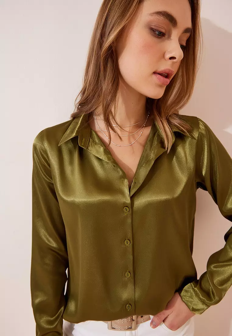 Slightly Flowing Satin Shirt