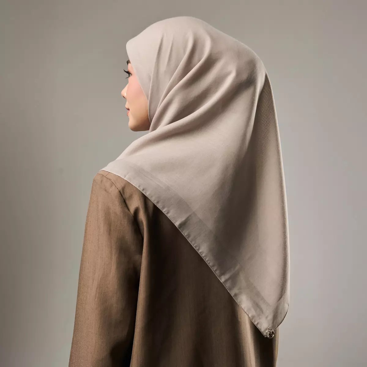 [New Collectio] ZM Zaskia Mecca - Hijab Paris Premium Parissa Chaise Mauve | Bahan Adem, Fine Stitch, Mudah Dibentuk & Classy