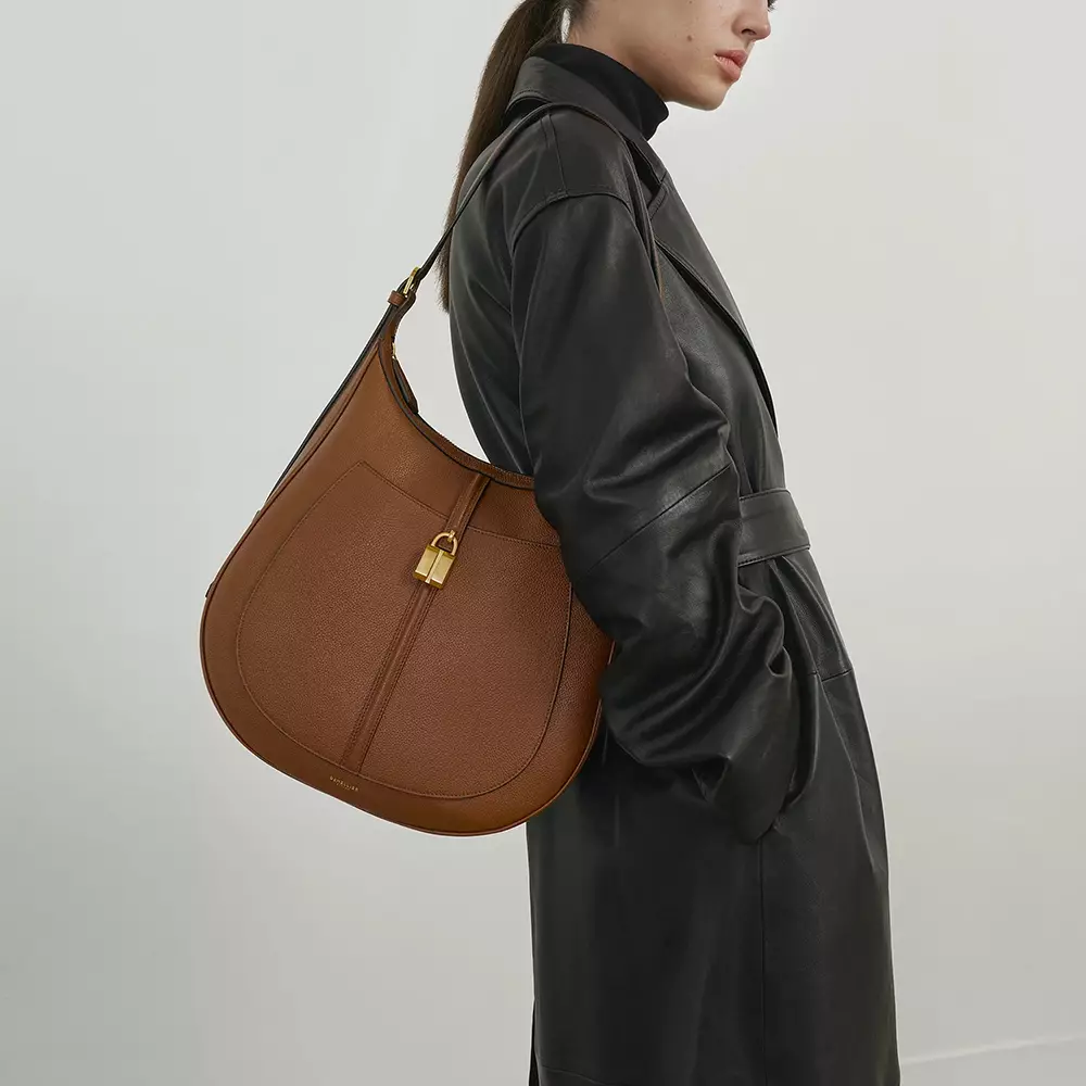 The Siena Hobo Bag Grained Tan