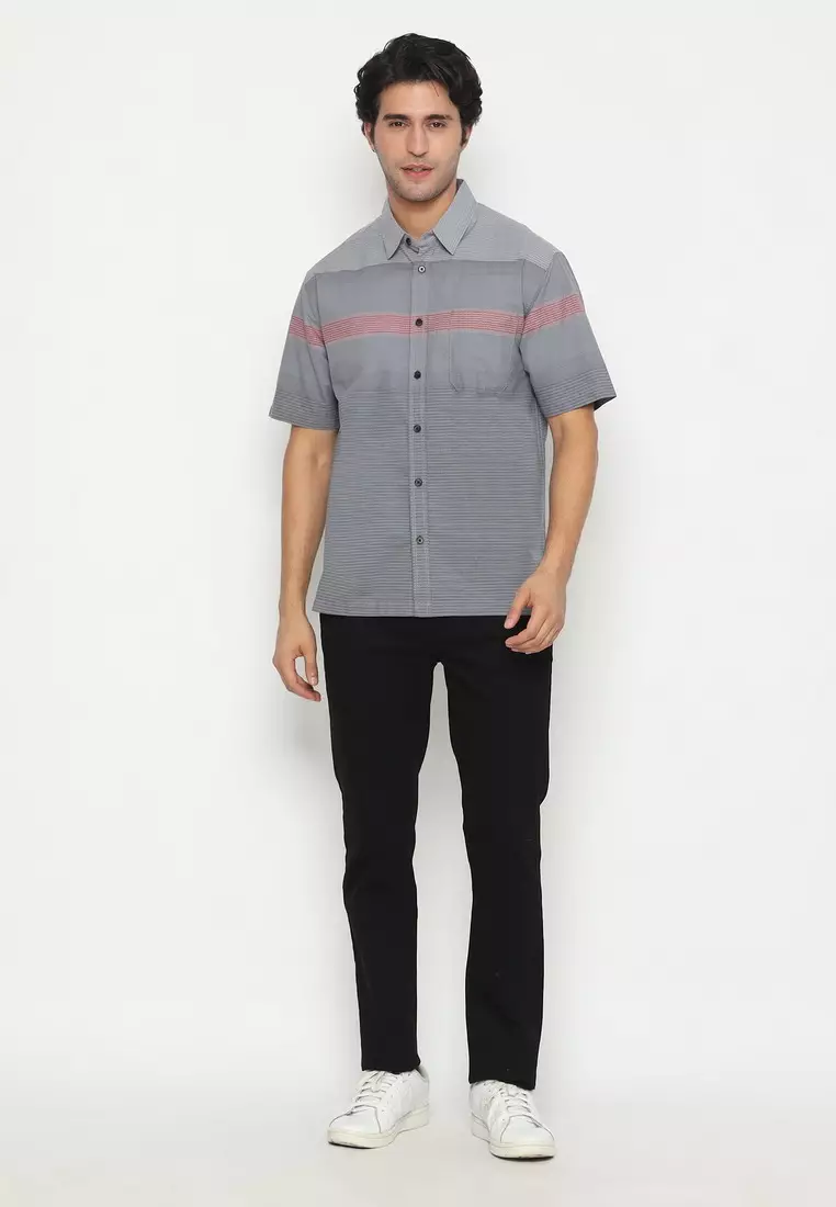 POLICE Kemeja Border Printing Abu Tua Regular Fit Pria