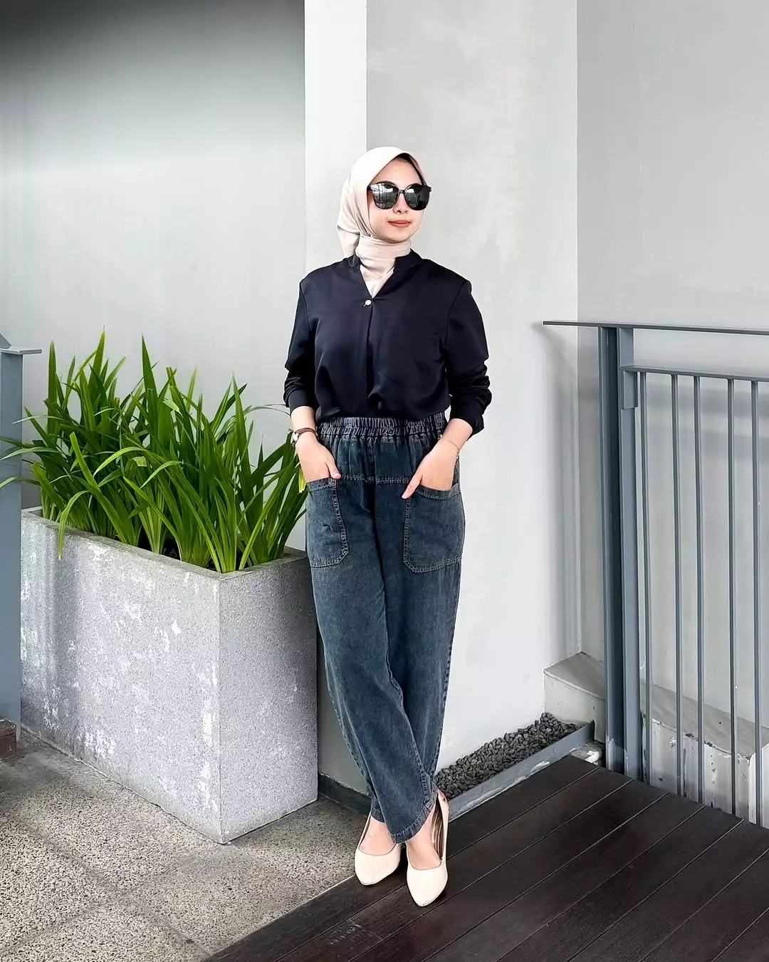 Celana Panjang Wanita | Isyana Denim Baggy Pants SNOW BLACK