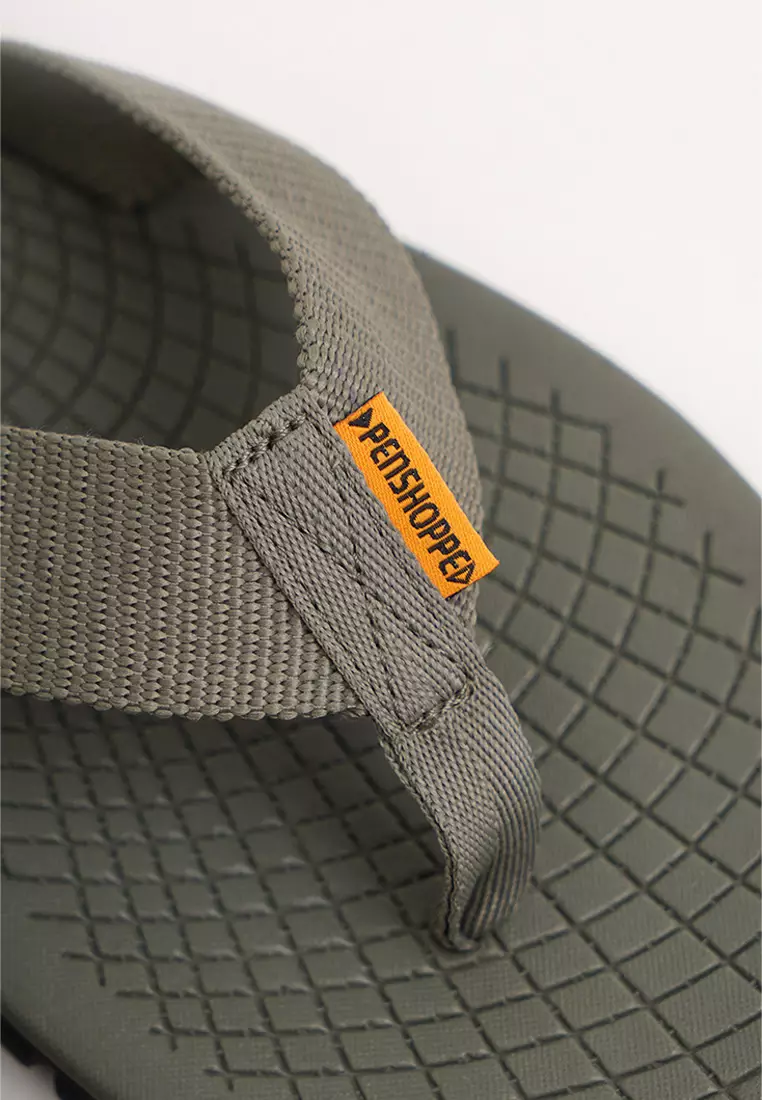 Men's Slippers with Clip Label