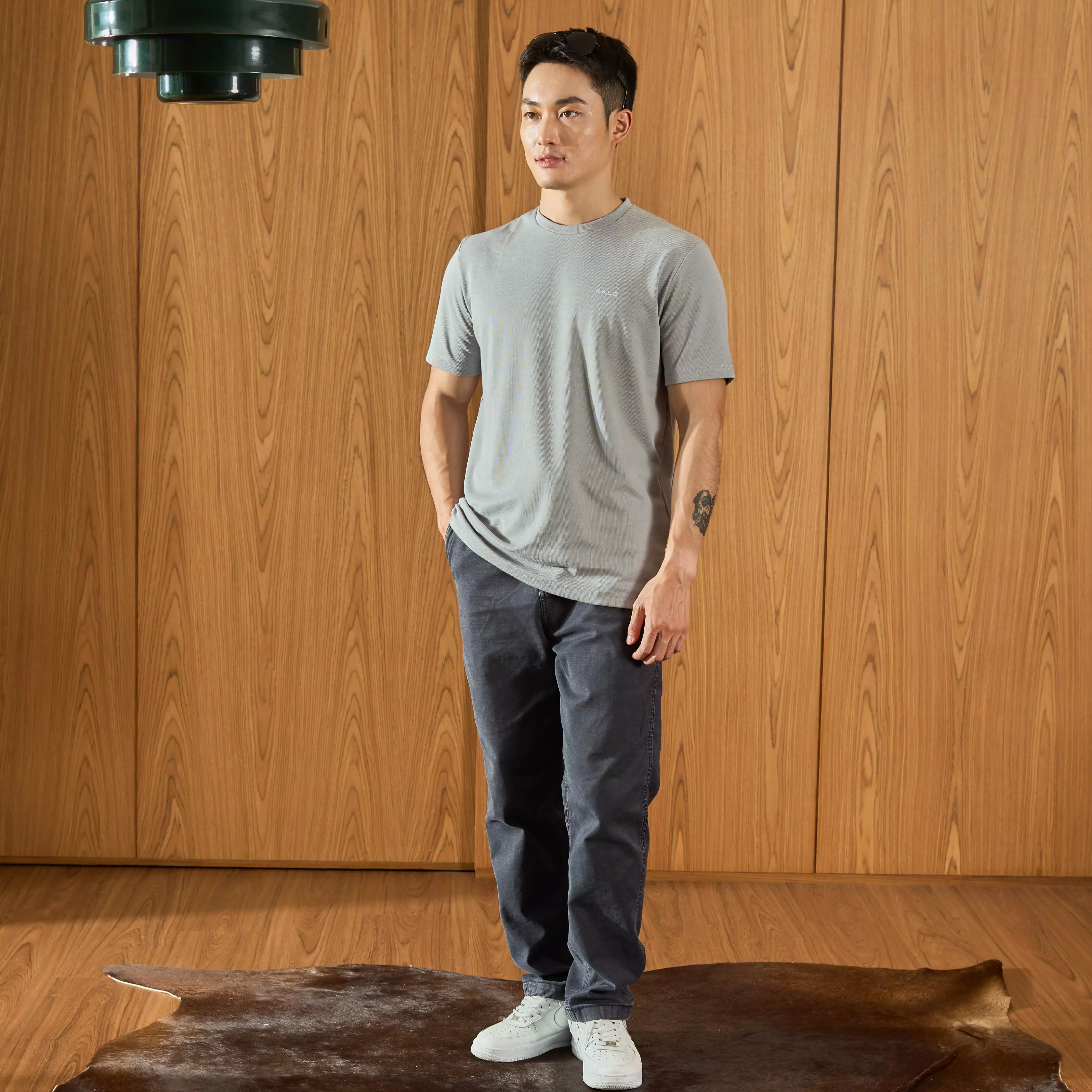 Kale Jovan Grey / Kaos Pria Basic Polos Lengan Pendek