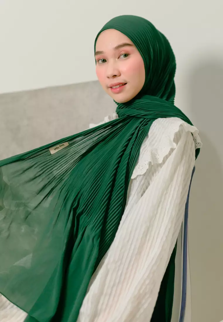 Bawal Pleats Shawl Green Bottle
