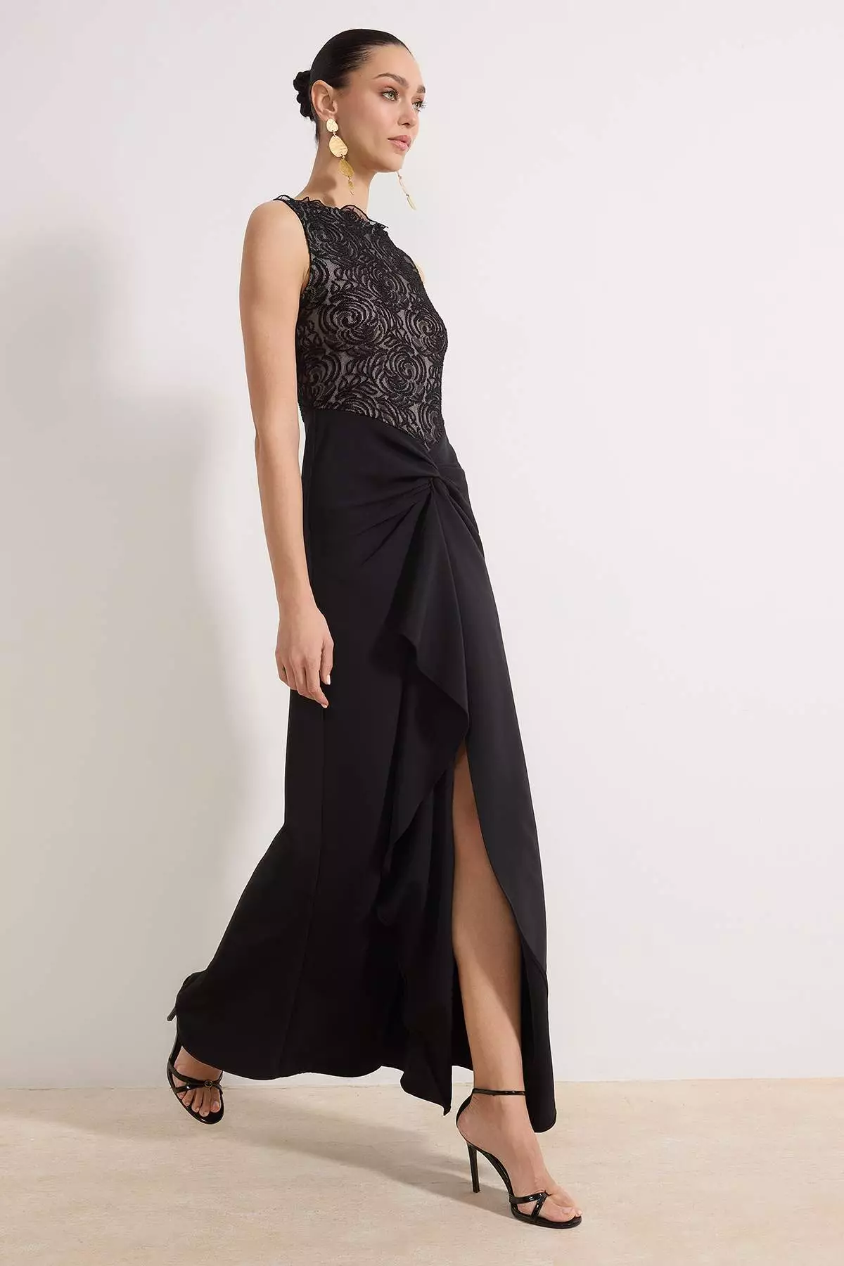Buy Trendyol Black Lace Detailed Woven Maxi Evening Dress & Graduation Dress  Tprss26Ae3 Online | ZALORA Malaysia