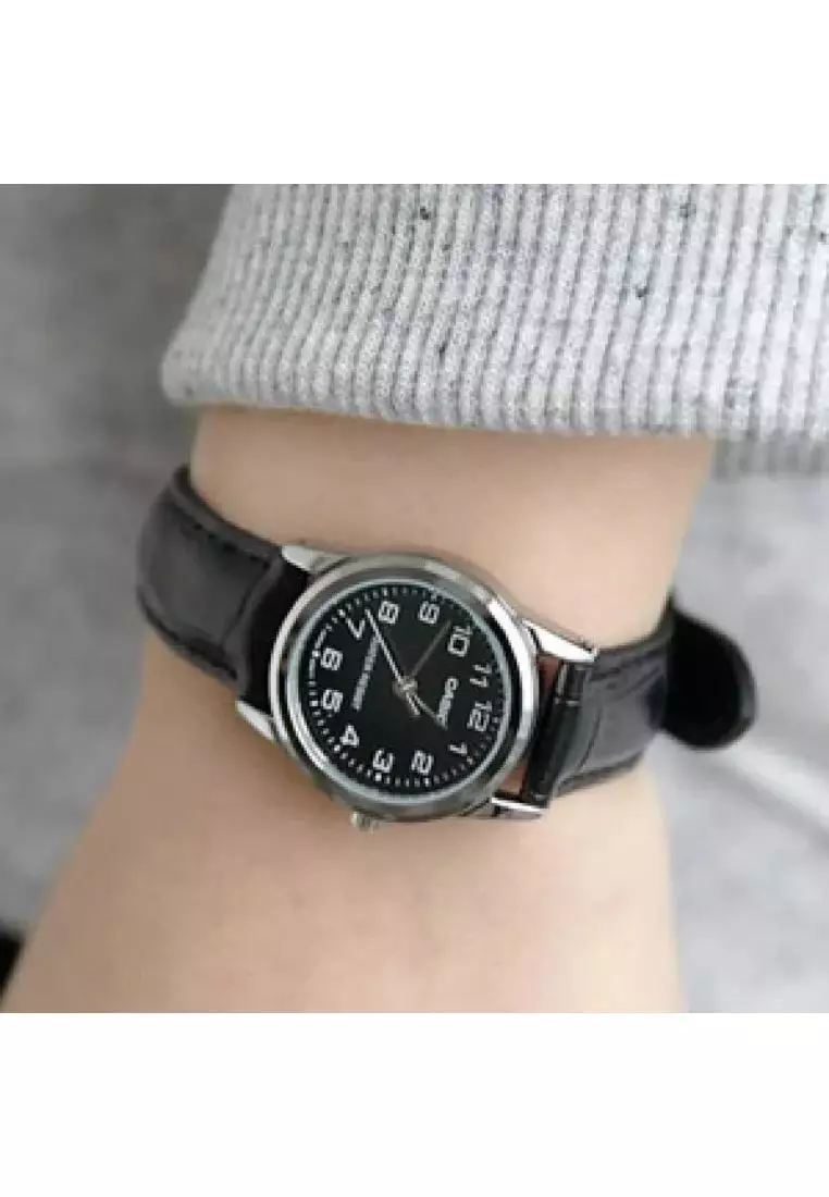 Women's Analog LTP-V001L-1B Black Leather Band Casual Watch