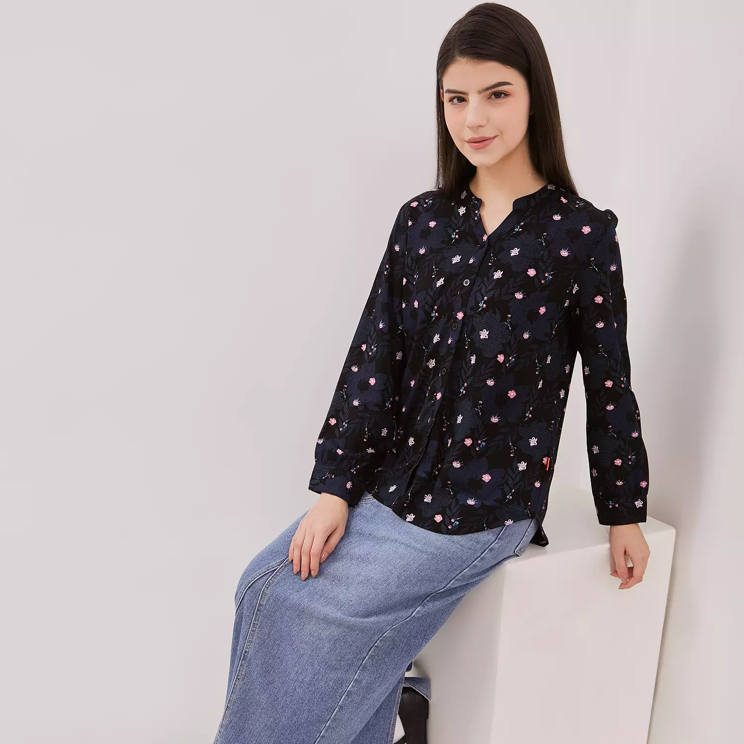 DUST Blouse Flower Kamaya Hitam ECOVERO™ Comfease (D.116476)