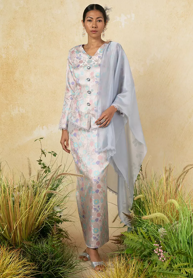BAKAWALI KEBAYA WITH SELENDANG SET