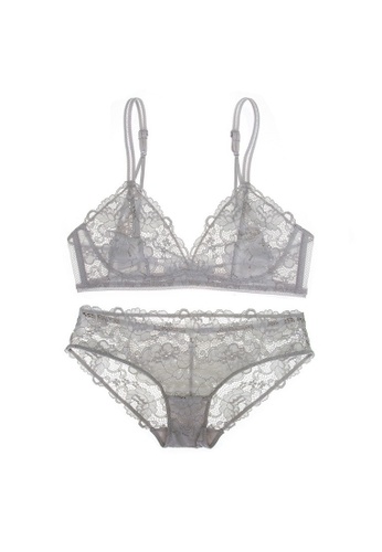 W.Excellence grey Premium Gray Lace Lingerie Set (Bra and Underwear) 6FFFAUS72CA63DGS_1