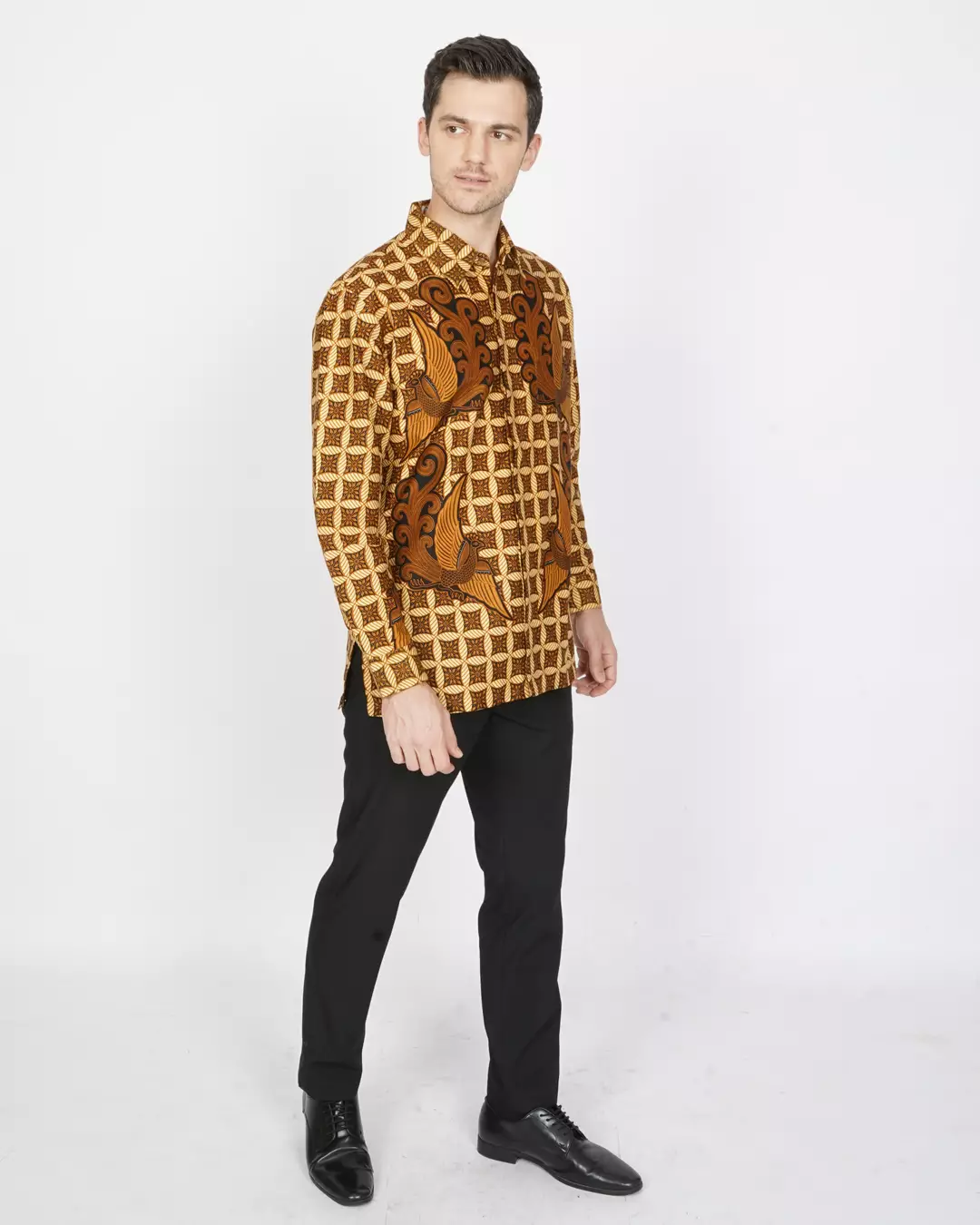 Kemeja Batik Lengan Panjang Motif Kawung Merak Kembar