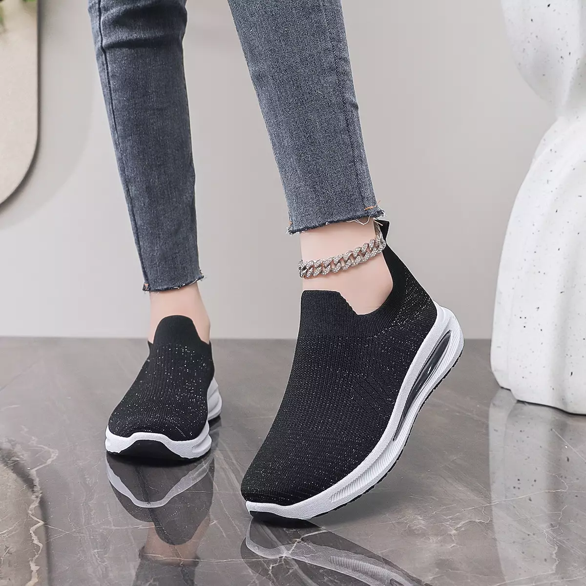 Sepatu Kekinian Untuk Semua Aktivitas – Nyaman, Fashionable, Anti Ribet