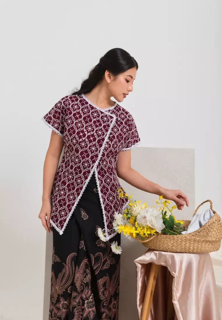 Ruby kebaya blouse