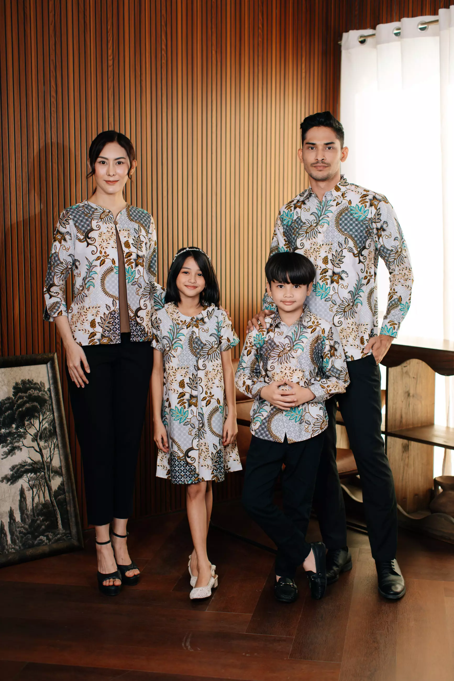 Adyatma Lavina White Dress Batik Anak Wanita Katun Lengan Pendek