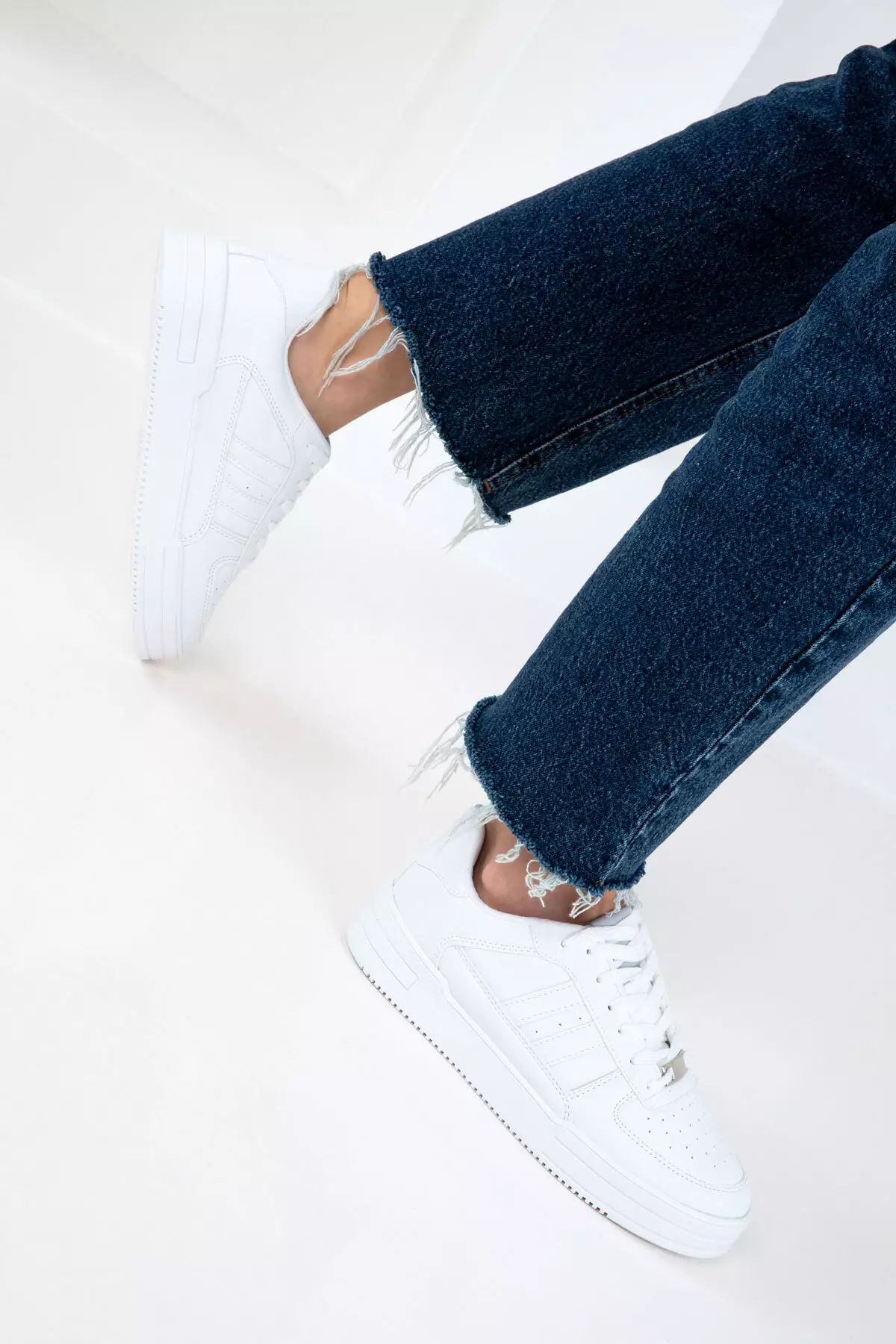 White Women's Sneaker 20677