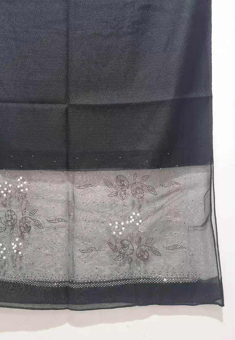 Aksesoris Syal Pesta Wanita Pearly Studs Embellish Floral Silk Shawl Syal Sutra Wanita Evening Shawl Black & Silver