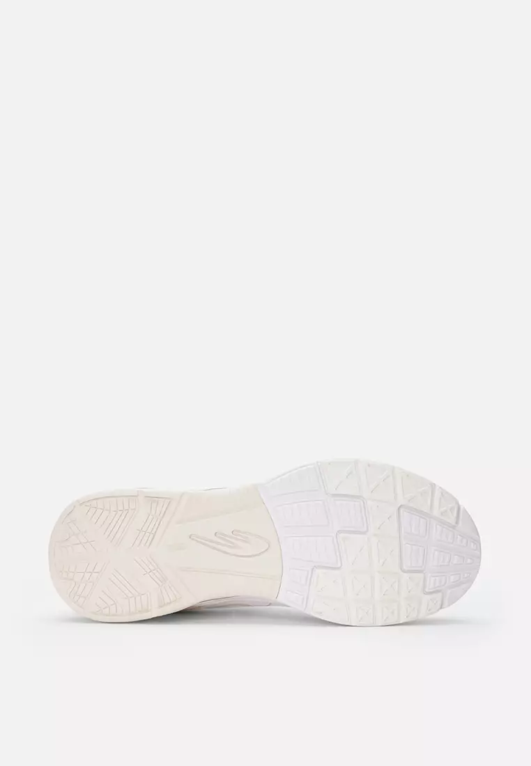 World Balance Escalate Women's Performance Shoes