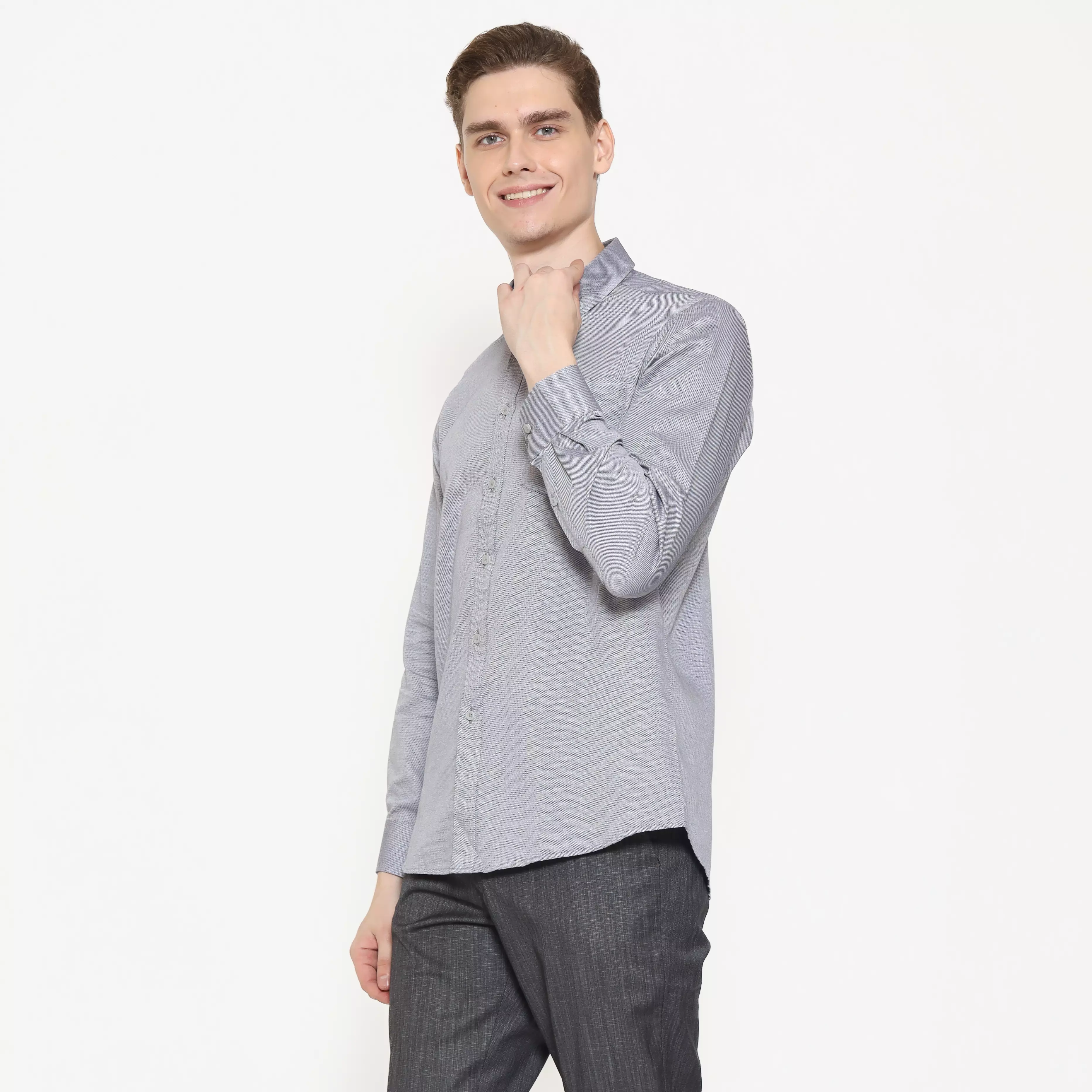 Schoeller Kemeja Formal Pria Lengan Panjang Slim Fit – Silver Grey – S.8-KFLSF-F101-CTN-MLNS