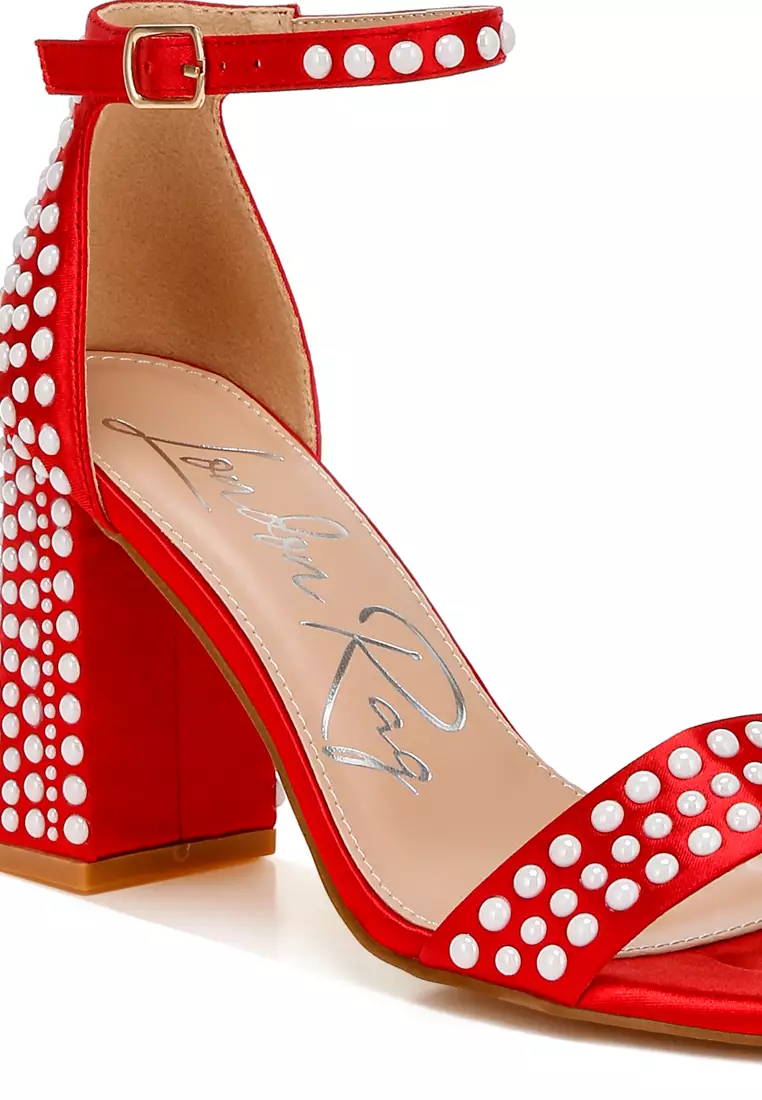 紅色珍珠綴飾緞面涼鞋