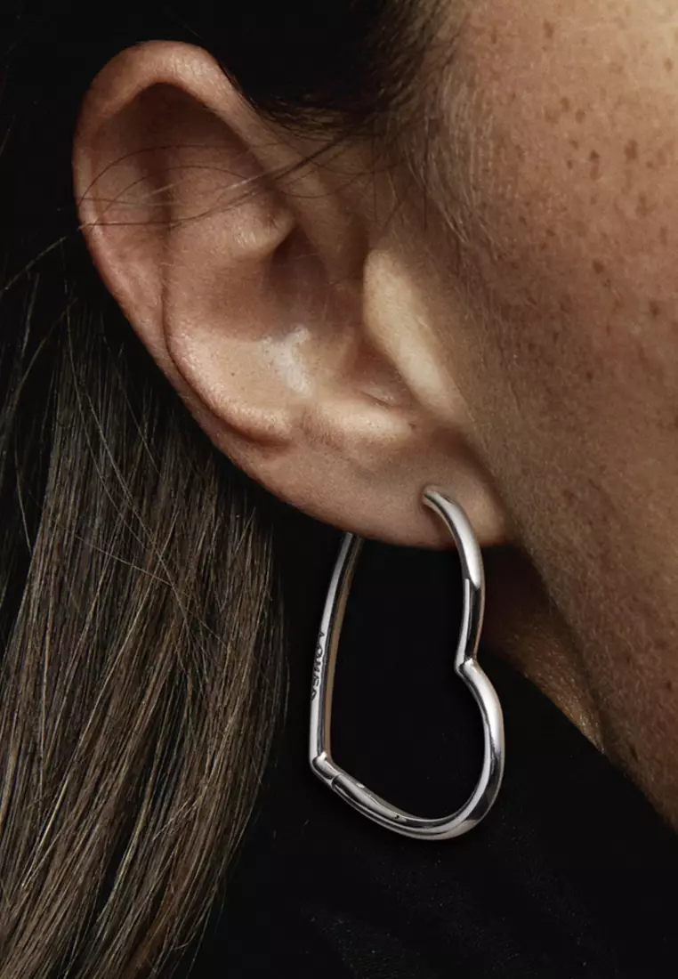 Pandora asymmetric outlet heart