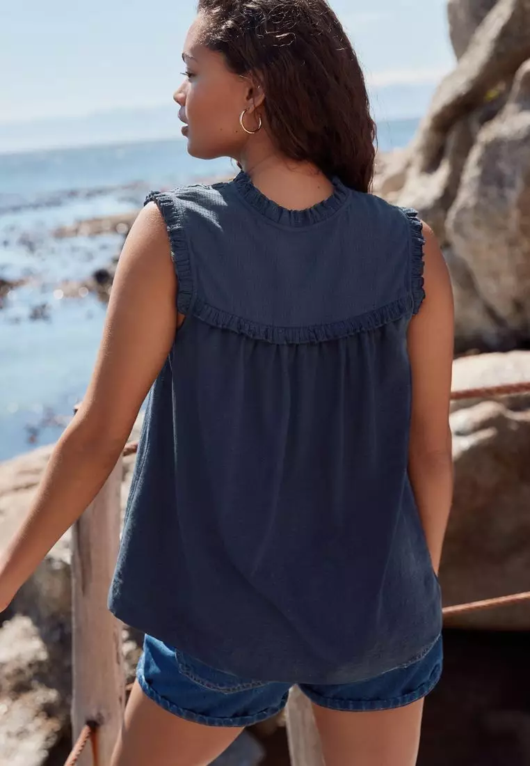 THE NEVERMORE Wool Scarf Cutout V-Neck Slim Top main image 1