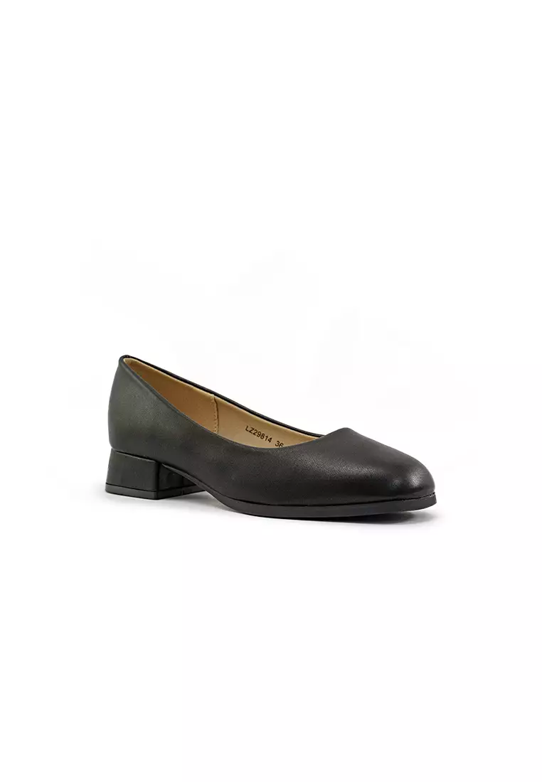 Women's LZ 29814 C94 Black School shoe with low block heel. Closed toe design.