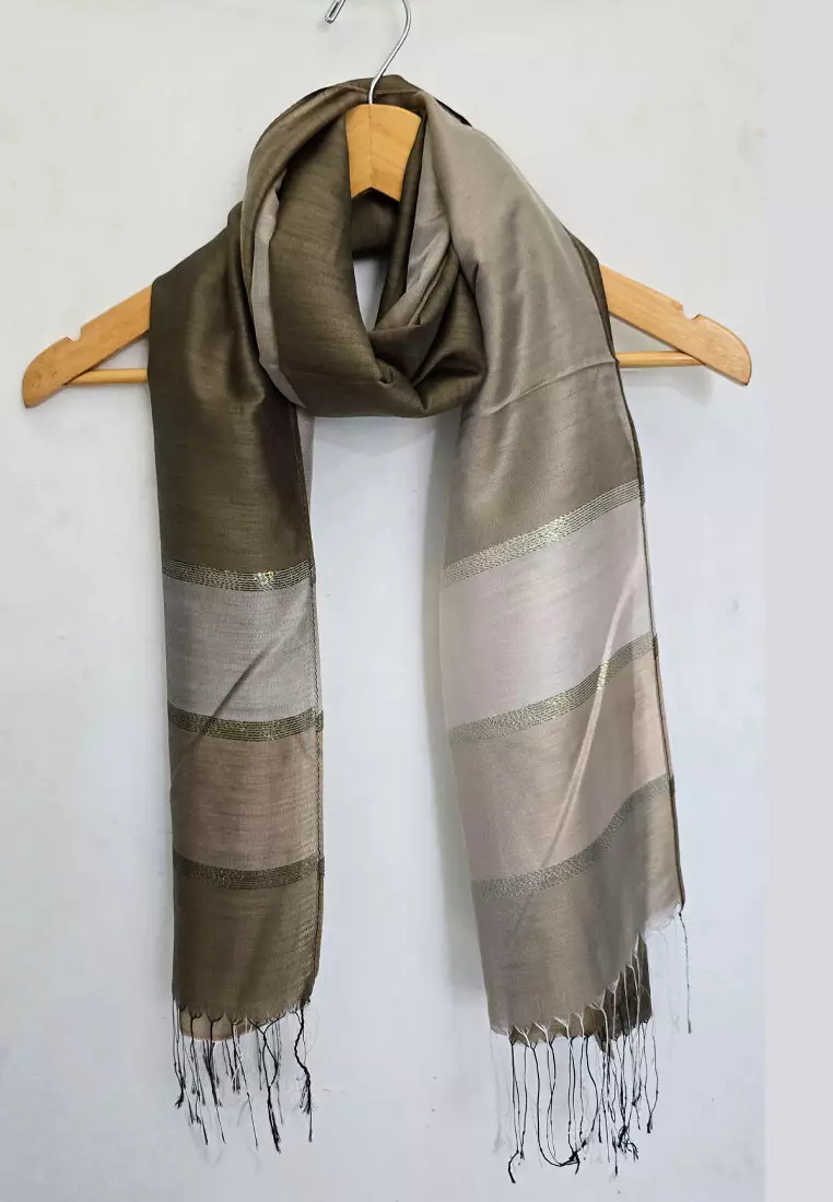 Aksesoris Scarf Wanita Raw Silk Stripes Border Shawl Syal Sutra Wanita Dusty Gold