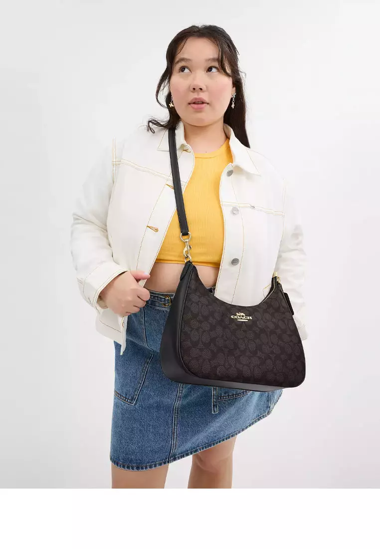 Women Teri Hobo Bag In Signature Canvas