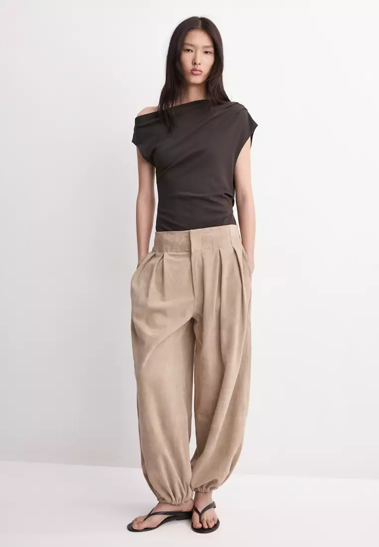Asymmetric Ruched Top