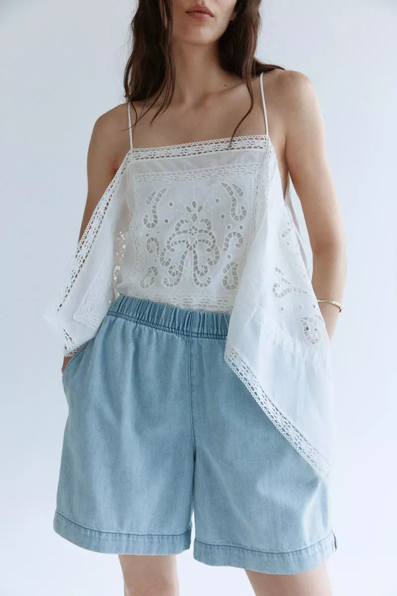 Denim pull-on shorts